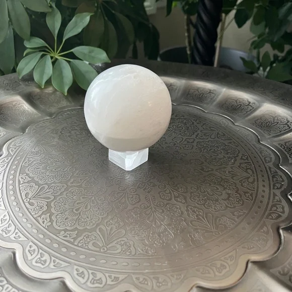 Medium Selenite Sphere with Light Stand (One) - Picture 4 of 7